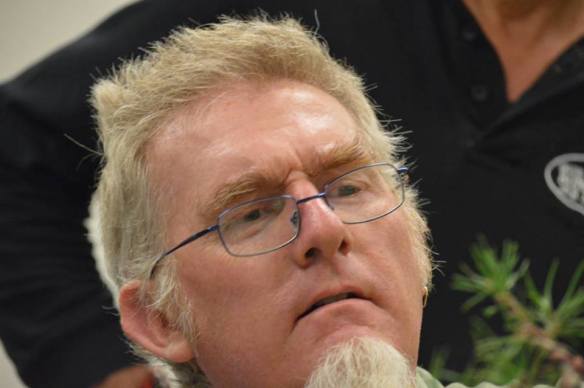 563704_10202549811776624_625362200_n